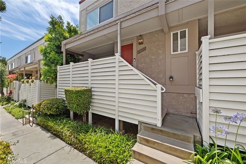 41-18333 Hatteras St, Tarzana, CA, 91356 | Card Image