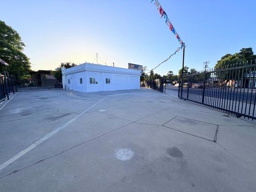 1411 Yosemite Blvd, Modesto, CA, 95354-2839 | Card Image