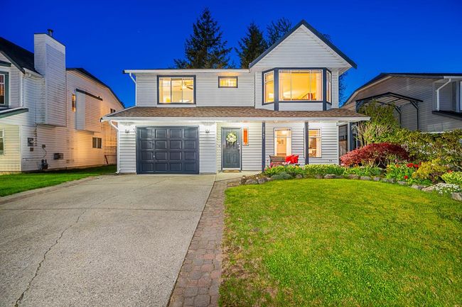 2747 272 B Street, House other with 5 bedrooms, 3 bathrooms and 3 parking in Langley BC | Image 2