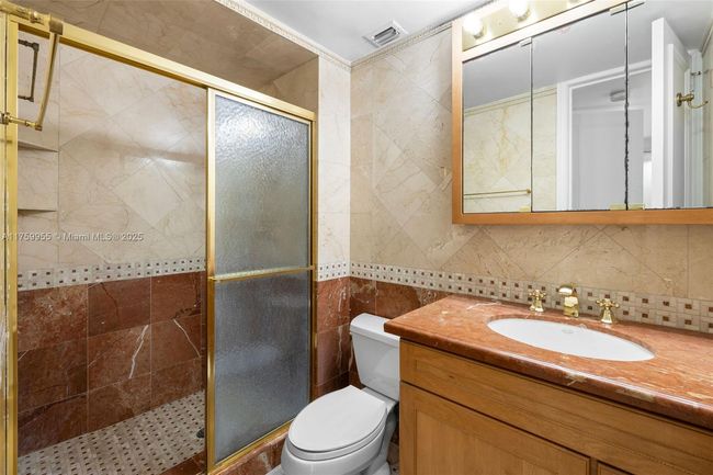 APT-6M - 5055 Collins Ave, Condo with 2 bedrooms, 3 bathrooms and null parking in Miami Beach FL | Image 20