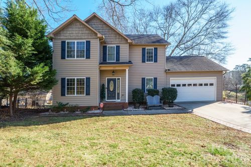 1107 16th Avenue Pl Nw, Hickory, NC, 28601-2250 | Card Image