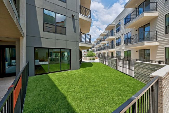 View of yard featuring a residential view | Image 35