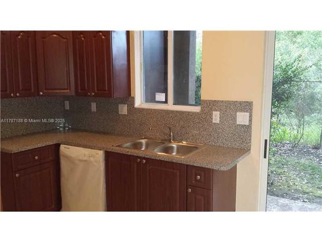 APT-819 - 21205 Nw 14 Th Pl, Townhouse with 3 bedrooms, 3 bathrooms and null parking in Miami Gardens FL | Image 11