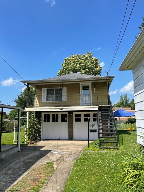 42 1/2 Meade St, Buckhannon, WV, 26201-2655 | Card Image