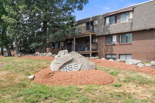 apt-100-688 Boston Post Rd E, Marlborough, MA, 01752-3710 | Card Image