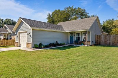 317 Chase Avenue, House other with 3 bedrooms, 2 bathrooms and null parking in Cleburne TX | Image 1