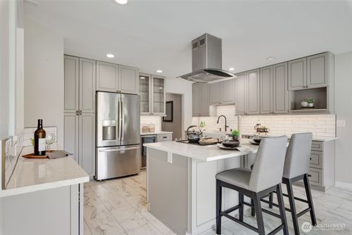 apt-206b-9715 Ne Juanita Dr, Kirkland, WA, 98034-4229 | Card Image