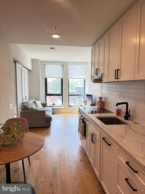 apt-305-1211 Van St Se, WASHINGTON, DC, 20003-4673 | Card Image