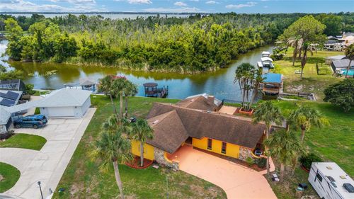 5330 Kings Ct, FRUITLAND PARK, FL, 34731-6018 | Card Image