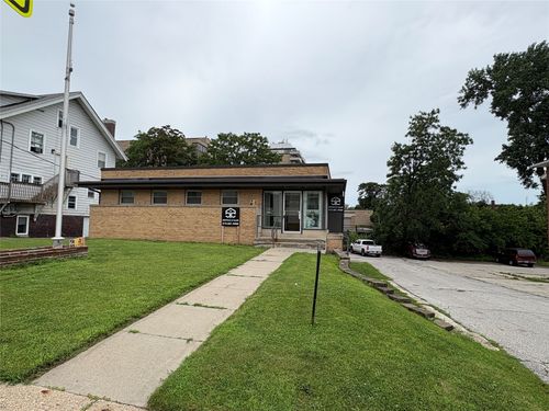 520 35th St, Des Moines, IA, 50312-3403 | Card Image