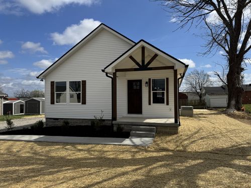 706 Courthouse View St, Lafayette, TN, 37083-1114 | Card Image