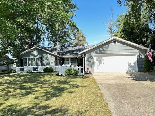 272 Pineview Dr, Berea, OH, 44017-1423 | Card Image