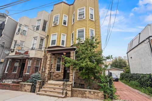 apt-2l-1810 Palisade Ave, Union City, NJ, 07087-4436 | Card Image