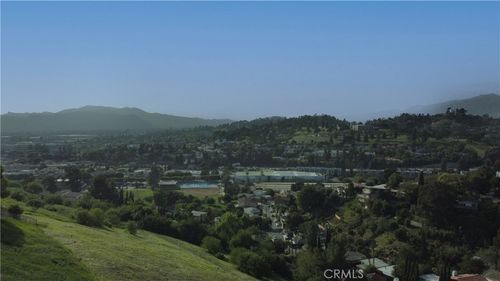 3724 Barryknoll Dr, Los Angeles, CA, 90065 | Card Image