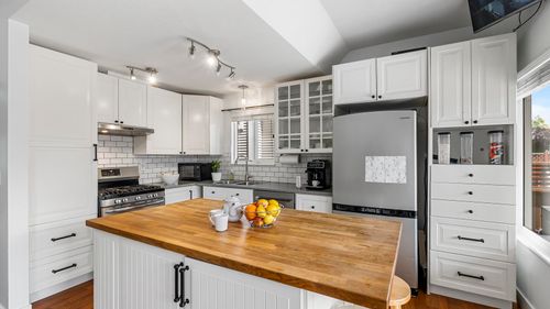 18452 66 Ave, Surrey, BC, V3S8V6 | Card Image