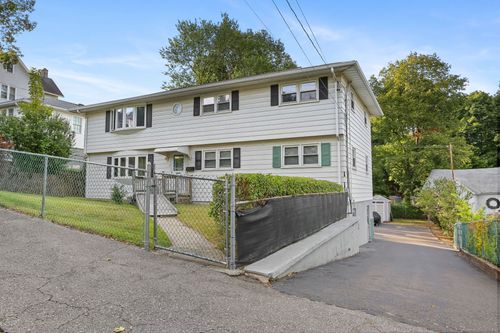6 Grove St, Ansonia, CT, 06401-1747 | Card Image