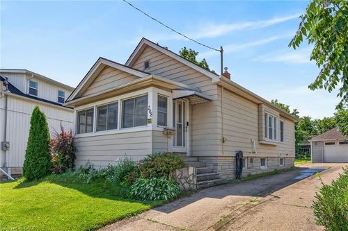 208 Carlton St, St. Catharines, ON, L2R1S6 | Card Image