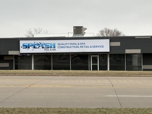 5454 Center Point Rd Ne, Cedar Rapids, IA, 52402-1924 | Card Image