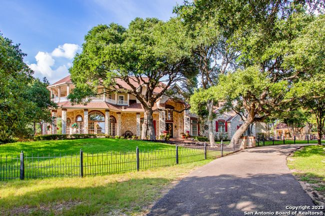 8040 Rolling Acres Trail, House other with 4 bedrooms, 3 bathrooms and null parking in Fair Oaks Ranch TX | Image 9