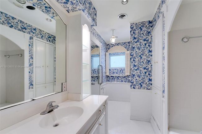 12305 Sw 73 Rd Ave, House other with 4 bedrooms, 3 bathrooms and null parking in Pinecrest FL | Image 7