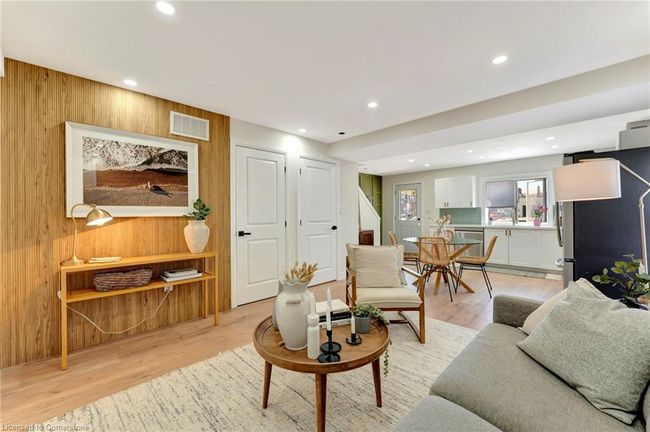24 Carlisle St, House other with 3 bedrooms, 2 bathrooms and 1 parking in Hamilton ON | Image 14