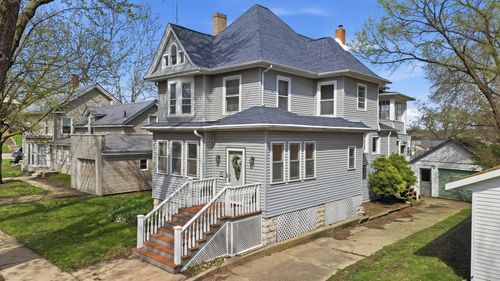 215 W 7th Street, Dixon, IL, 61021 | Card Image