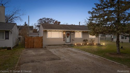 3021 Woodlawn St, Commerce Township, MI, 48390-1491 | Card Image