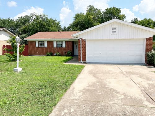 6400 Carousel Dr, Watauga, TX, 76148-2811 | Card Image