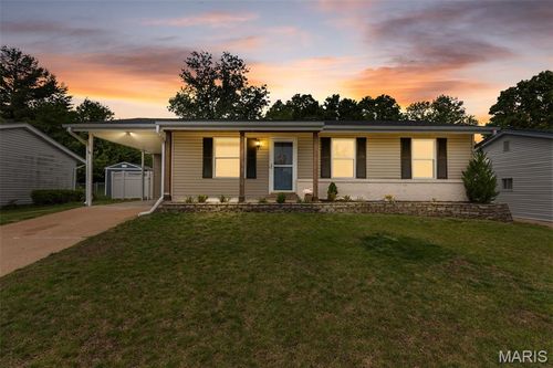 669 Green Hedge Dr, Fenton, MO, 63026-3466 | Card Image
