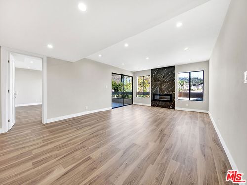 201-1325 Valley View Rd, Glendale, CA, 91202 | Card Image