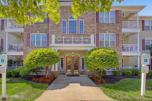 422 Sophee Ln, Lakewood, NJ, 08701-6253 | Card Image