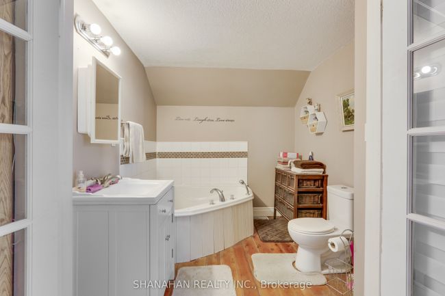 5338 Nauvoo Rd, House other with 3 bedrooms, 2 bathrooms and 3 parking in Warwick ON | Image 18
