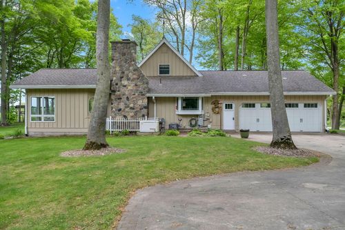 8750 20th Ave, Remus, MI, 49340-9505 | Card Image