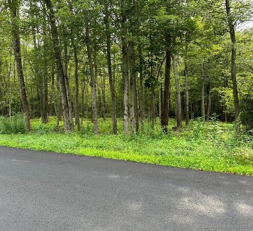 834 Hampton Road, Pomfret, CT, 06230 | Card Image