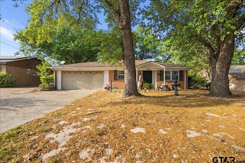 3211 Shady Trail Dr, Tyler, TX, 75702-1301 | Card Image