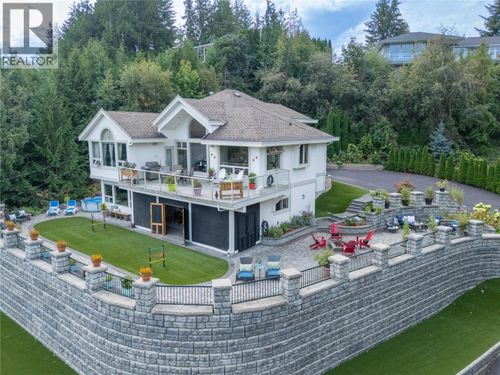 2422 Waverly Dr, Blind Bay, BC, V0E1H2 | Card Image