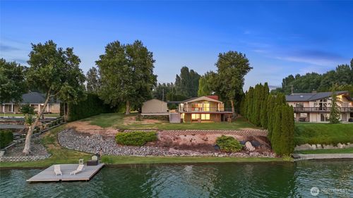 2102 Elgin Rd Ne, Moses Lake, WA, 98837-9793 | Card Image