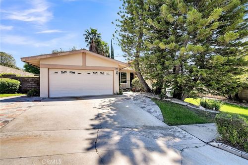 2633 Bradford Ave, Highland, CA, 92346-2297 | Card Image