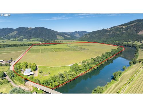 687 Hubbard Creek Rd, Umpqua, OR, 97486-9611 | Card Image