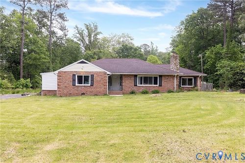 2941 Park Dr W, Petersburg, VA, 23805-2608 | Card Image