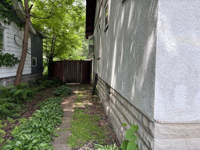 Side Yard | Image 31
