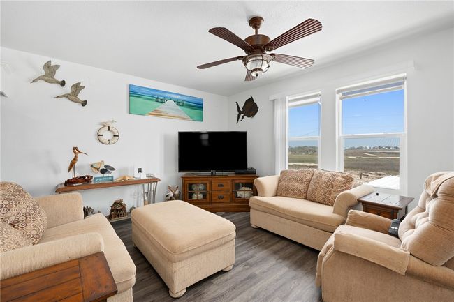 326 E 10 Th St, House other with 1 bedrooms, 2 bathrooms and null parking in Rockport TX | Image 13