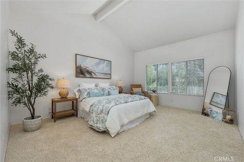 5614 Roundtree Pl, Westlake Village, CA, 91362-5480 | Card Image