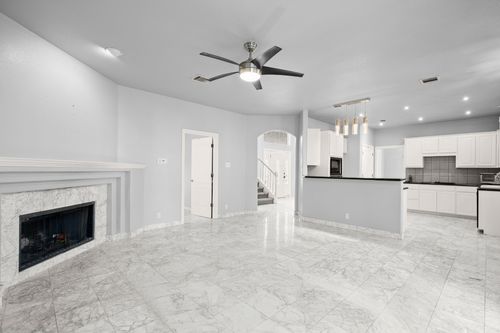 214 Hazeltine Dr, Lakeway, TX, 78734-4627 | Card Image