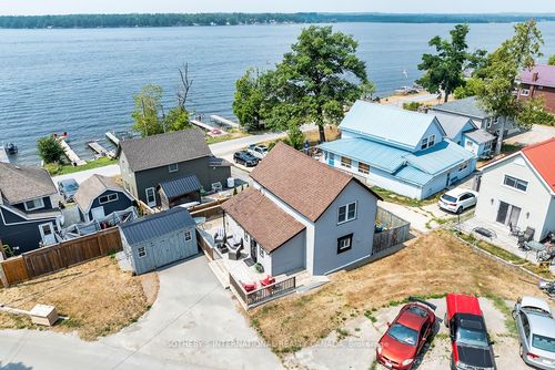 42 Pavillion Rd, Dunsford, ON, K0M1L0 | Card Image
