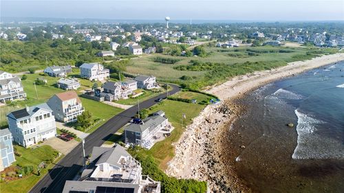10 Calef Ave, Narragansett, RI, 02882-6215 | Card Image