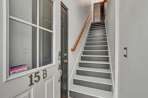 15 Edge Ct, Greenville, SC, 29609-5575 | Card Image