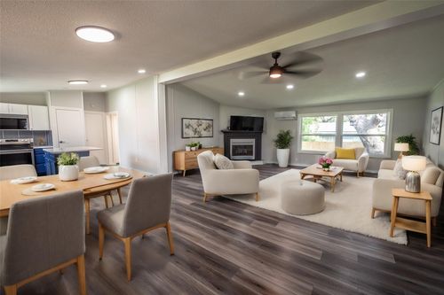 215 Shady Oak St, Somerville, TX, 77879-6122 | Card Image
