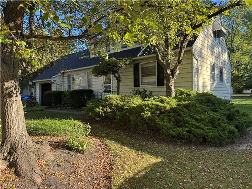 5202 Longton Rd, Lyndhurst, OH, 44124-2752 | Card Image