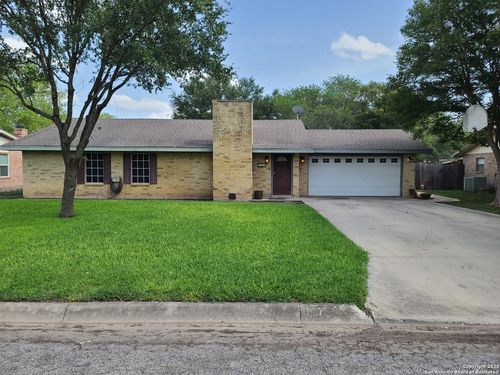 117 Larkspur Dr, Uvalde, TX, 78801-6303 | Card Image